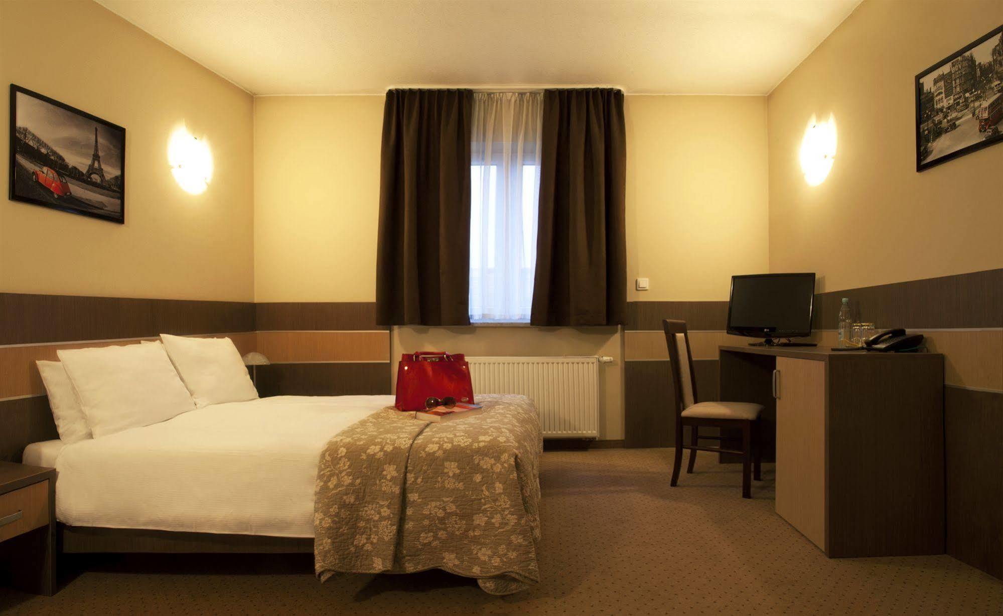 Hotel Sleep Wrocław Extérieur photo
